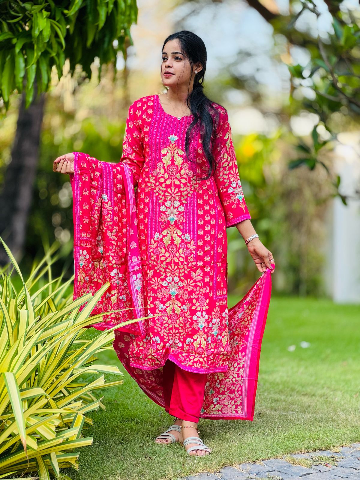 Beautiful readymade salwar suit - Image 2