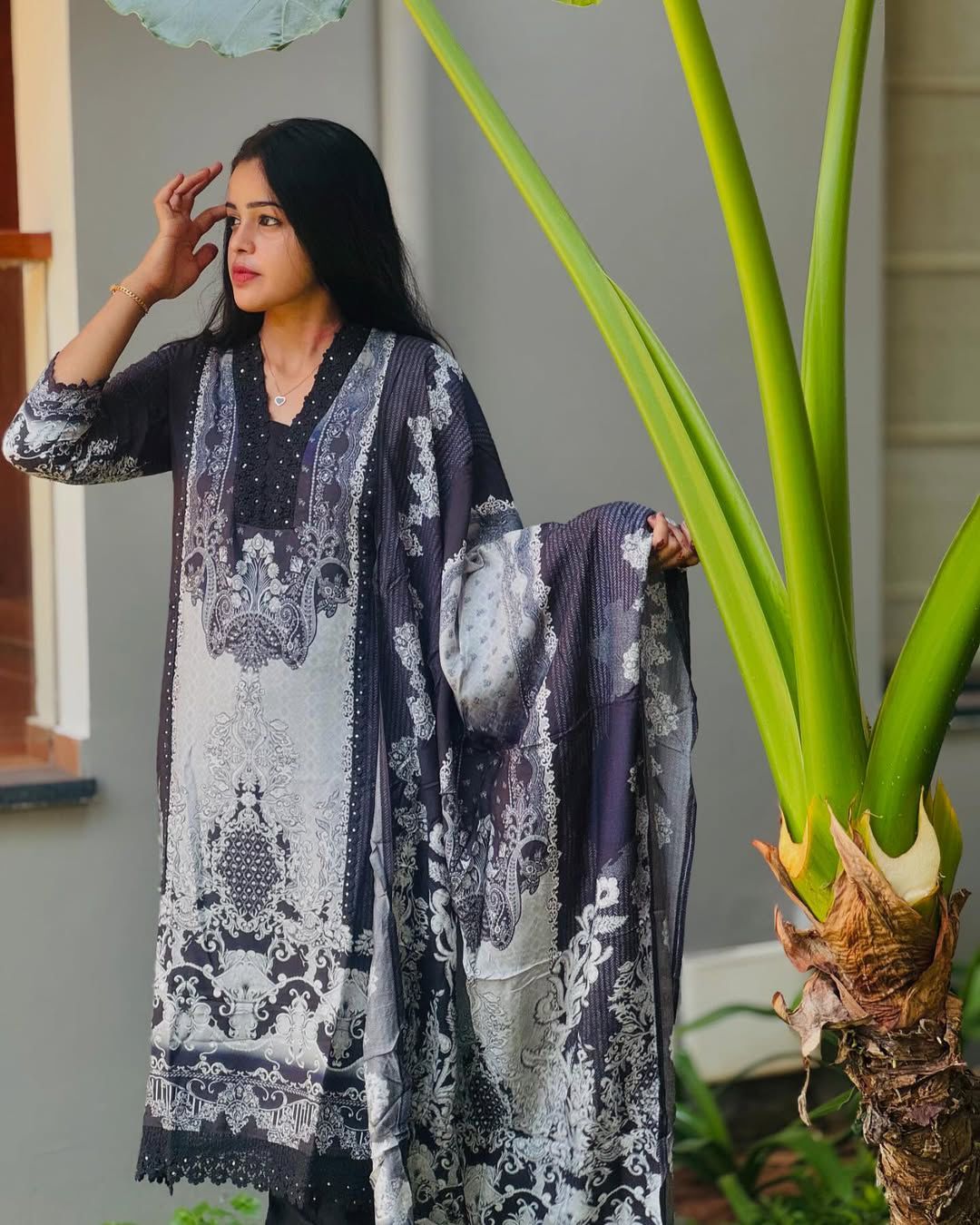 Beautiful black churithar set with lace neck detailing