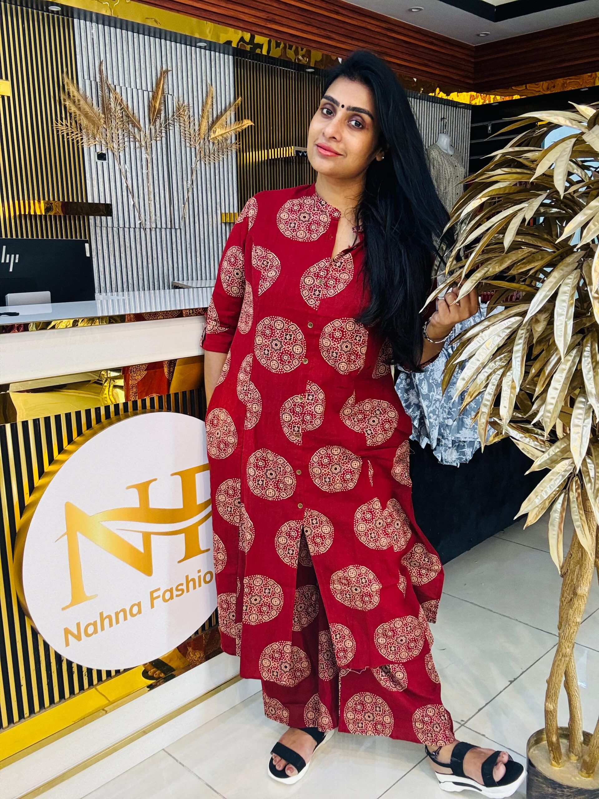 Printed Red Kurtha set - Image 2