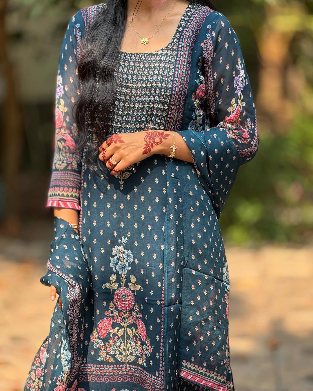 Stylish Navy Blue Churithar Set - Image 2